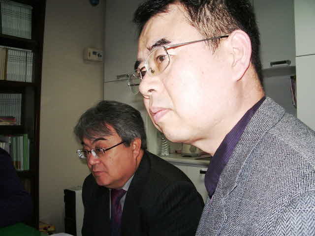 15 Institutsleiter Ahn M.Y, Generalsekretaer KwonS.H-.JPG