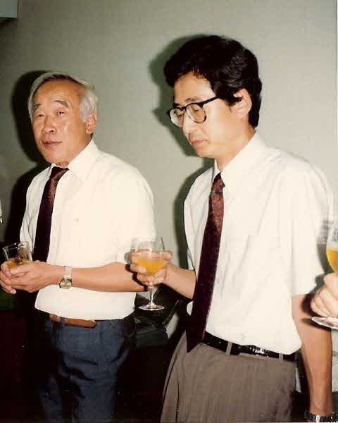 10 Der Institutsgruender und Prof. Koh Wee Kong auf der Feier.jpg